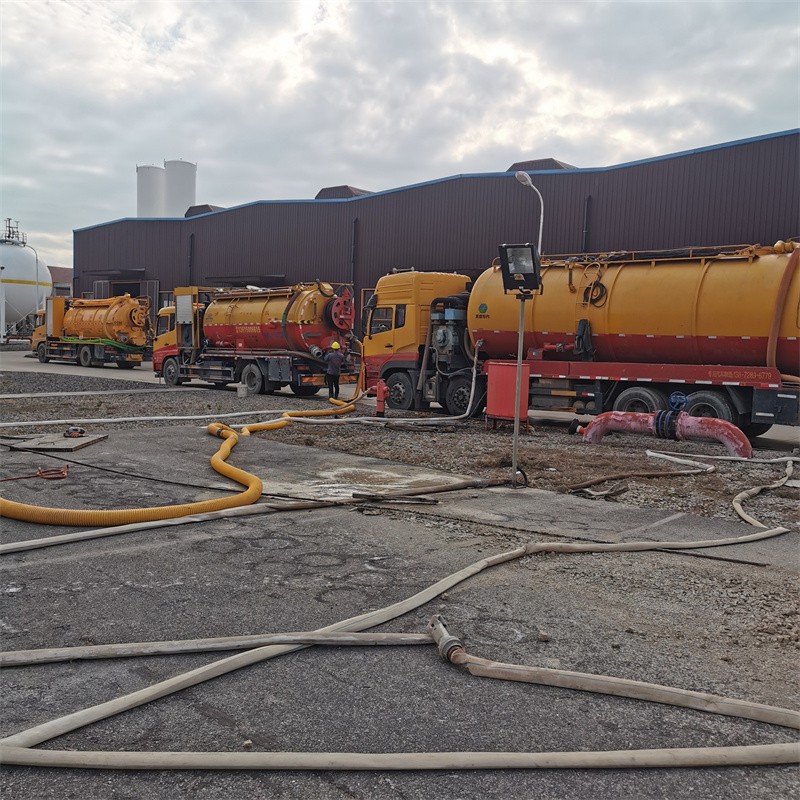 广陵污水池清理